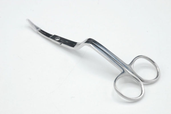 5 Best Machine Embroidery Scissors (Types Explained!)